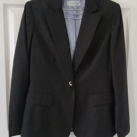 Calvin Klein womans suit - Picture 9 of 9